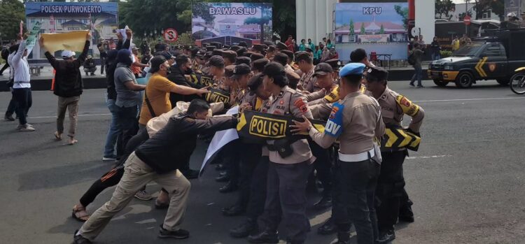 Jelang Pilkada 2024, Polresta Banyumas Gelar Simulasi Sispamkota