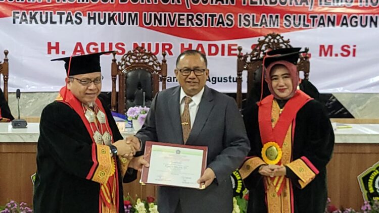 Sekda Banyumas Berhasil Raih Doktor di Unisula Semarang, Kaji Parkir Berbasis Nilai Keadilan