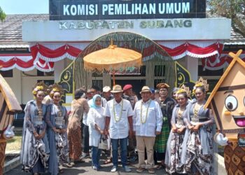 H.Ruhimat dan H.Aceng Kudus Resmi Daftar ke KPU Subang