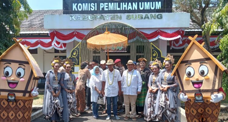 H.Ruhimat dan H.Aceng Kudus Resmi Daftar ke KPU Subang