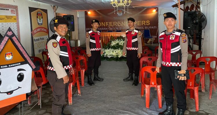 Hari Pertama Pengamanan Pendaftaran Pasangan Calon Kepala Daerah Kab.Samosir