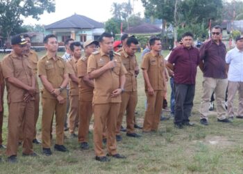 Pj Bupati Padang Lawas Utara Buka Turnamen Sepak Bola se Kecamatan Halongonan, Camat Sambut Kedatangan Pj Bupati dan Hj Obon Harahap