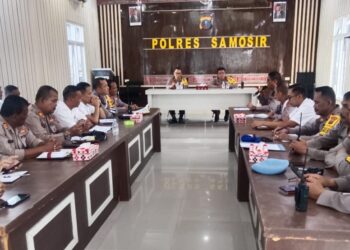 Kapolres Samosir Tanggapi Perkembangan Situasi Kinerja Satuan Fungsi Polres Samosir dalam Anev Mingguan