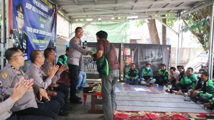 Kapolres Purbalingga Ajak Komunitas Ojek Online Perhatikan Keselamatan Berkendara