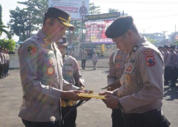 Bertindak Cepat saat Mendapati Tawuran, Aiptu Muji Raharjo Dapat Penghargaan dari Kapolres Purbalingga