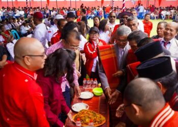 Satika-Sarlandy Terharu Dukungan Ketua Umum Keluarga Besar Suku Nias di Perhelatan Pilkada 27 November Mendatang