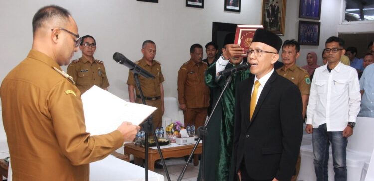 Pj Bupati Subang Lantik Dirtek Perumda Tirta Rangga Subang