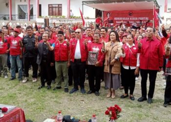 Menangkan Pilkada Taput, 700 Orang Tim Pemenangan dan Relawan Satika-Sarlandy se-Kecamatan Muara Resmi Dilantik