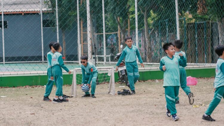 Al Irsyad Al Islamiyyah Purwokerto Berkontribusi Lestarikan Permainan Tradisional