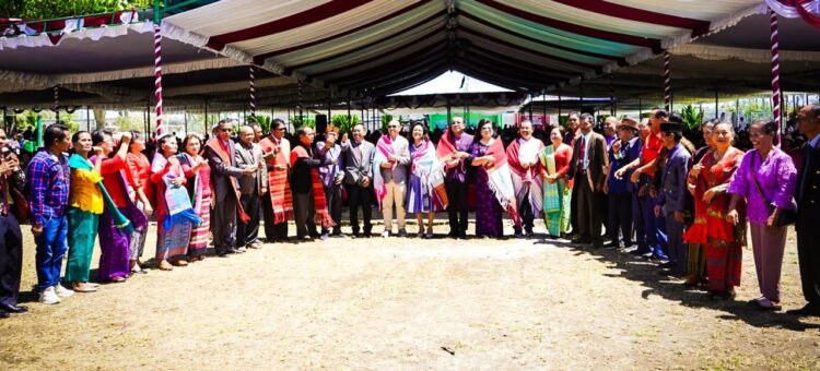 Pecah Rekor! Di Luar Dugaan, Belasan Ribu Keturunan Borsak Sirumonggur Lumbantoruan se-Tapanuli Utara Hadiri Doa Pemberangkatan Satika-Sarlandy