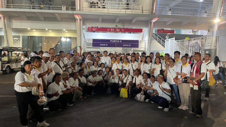 Umat Katolik di Seluruh Indonesia, Termasuk Vikariat Samosir Sebanyak 124 Umat Samosir Mengikuti Misa Akbar Bersama Paus Fransiskus