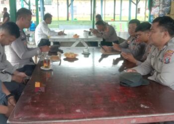 PLT Kapolsek Harian Polres Samosir Perkuat Solidaritas dengan Coffee Morning Bersama Anggota