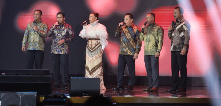 Momen Langka, Kapolri, Panglima Hingga Kepala Staf Angkatan Nyanyi Bareng