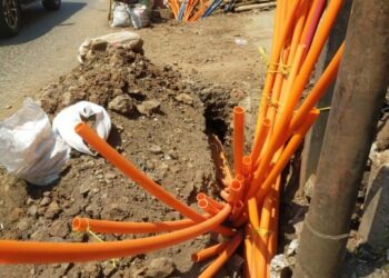 Pekerjaan Galian Relokasi Kabel Fiber Optik Jl. Pegangsaan Dua Kelapa Gading Jakut Berantakan Dan Tidak Memasang Banner Pengaman