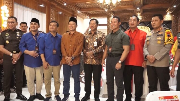 Kapolda Jateng Bersama Paslon Komitmen Jaga Pilkada 2024 Tetap Aman dan Damai