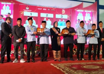 KPU Kabupaten Solok Gelar Rapat Pleno Pengundian dan Penetapan Nomor Urut Peserta Pilkada