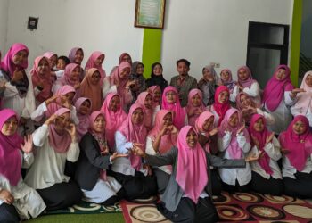 Universitas Amikom Purwokerto Berikan Pelatihan Kewirausahaan Bagi Perempuan Kecamatan Sirampog