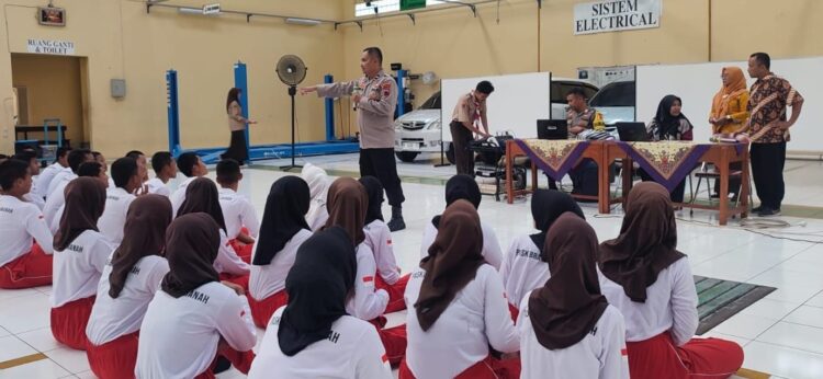 Polsek Kalimanah Beri Pelatihan PKS SMK YPT 2