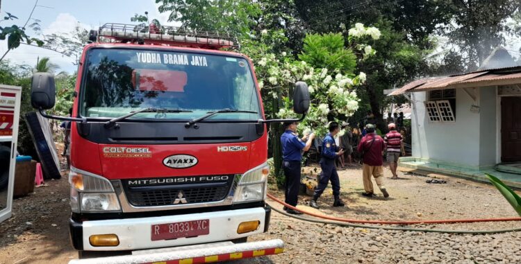 Kebakaran Rumah di Kemangkon, Seorang Lansia Alami Luka Bakar