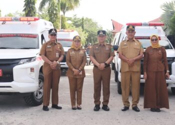 Pj. Bupati Padang Lawas Utara Didampingi Pj Sekretaris Daerah dan Kepala Dinas Kesehatan Serahkan Bantuan Unit Ambulance Dan Roda Dua