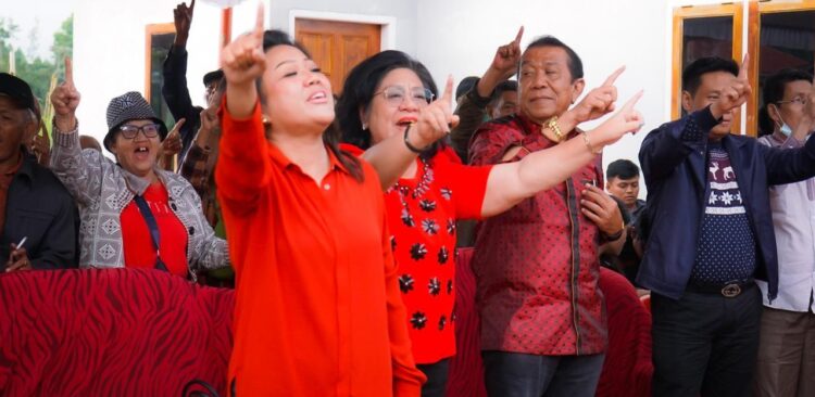 Kampanye Dan Pelantikan Pengurus TPS Desa Pohan Jae Siborongborong, Satika Simamora Akan Fokus Pembangunan Sumber Daya Manusia