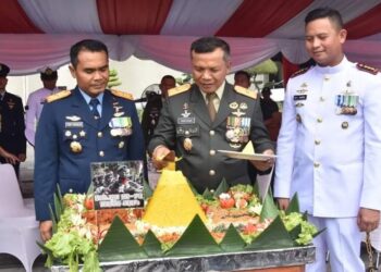 Upacara HUT TNI ke-79 di Provinsi Riau Berlangsung Khidmat dan Meriah