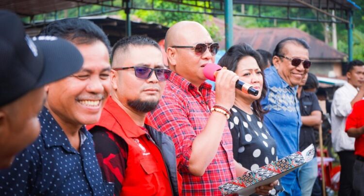 Nikson Nababan Secara Resmi Lantik Pengurus TPS Tim Pemenangan Calon Bupati/Wakil Bupati Satika – Sarlandy se Kecamatan Pahae Jae