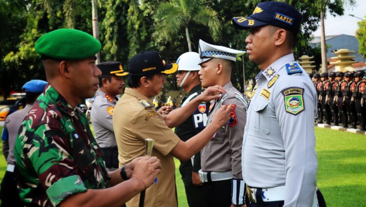 Pj Bupati Banyumas Pimpin Apel Gelar Pasukan Operasi Zebra Candi 2024