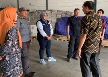 Pj Iwanuddin Tinjau Gudang Logistik Pilkada