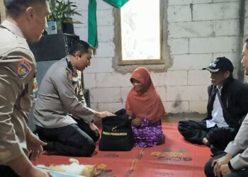 Terus Berbagi, Kapolres Purbalingga Baksos di Desa Karangjambu