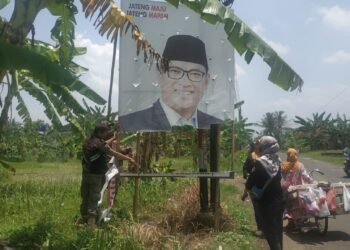 Satpol PP Banyumas Tertibkan Alat Peraga Sosialisasi Pilkada