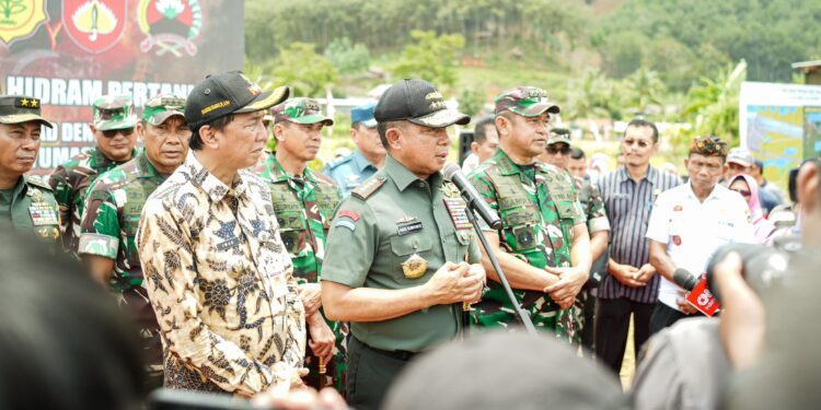 Panglima TNI Resmikan Pembangunan 20 Pompa Hidram di Rawalo