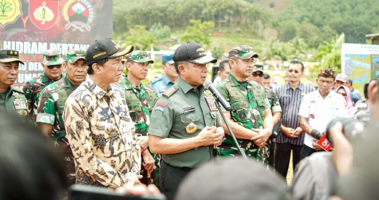Panglima TNI Resmikan Pembangunan 20 Pompa Hidram di Rawalo