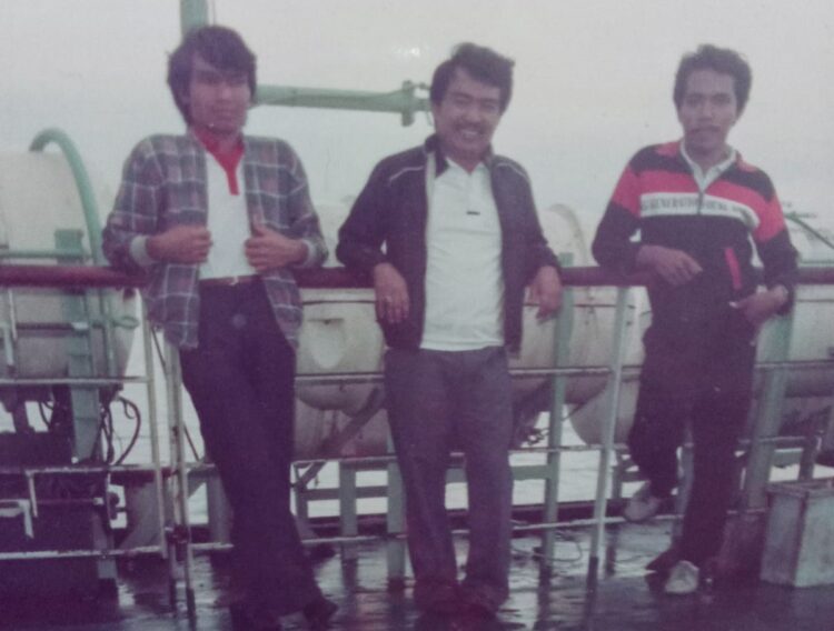 Berjalan Sampai Kebatas  Berlayar Sampai Kepulau, Puisi Karya Widoyo