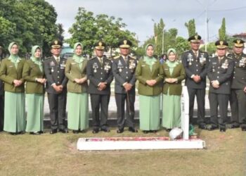 Jelang HUT TNI ke-79, Danrem 031/WB Ziarah Nasional di TMP Kusuma Dharma