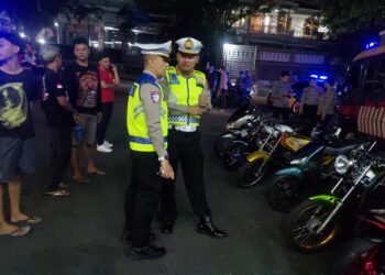 Bhabinkamtibmas Polsek Kalimanah Berikan Penyuluhan Siswa Kejar Paket