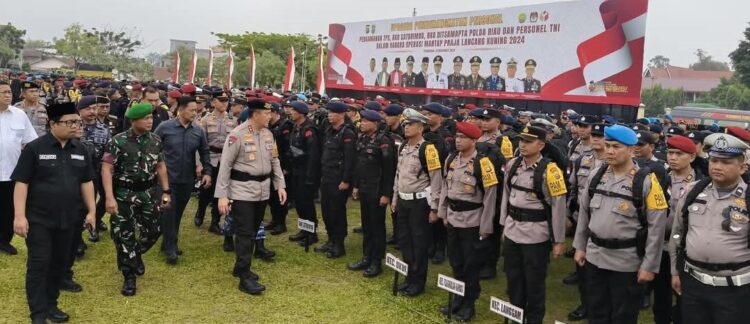 Danrem 031/Wira Bima Hadiri Upacara Keberangkatan Personel Pengamanan TPS dan Operasi mantap Praja Lancang Kuning 2024