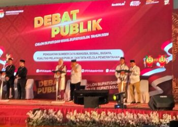 Debat Publik ke 2 Calon Bupati-Wakil Bupati Kabupaten Solok, Pendukung Nomor Urut 01 Padati GOR Batu Batupang, Usung Tagline Solok Berbudi
