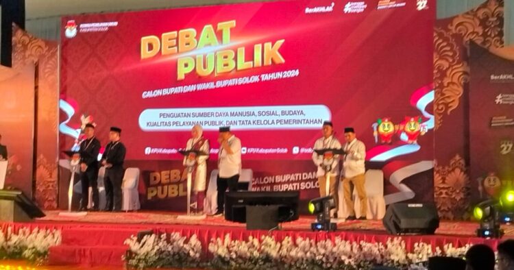Debat Publik ke 2 Calon Bupati-Wakil Bupati Kabupaten Solok, Pendukung Nomor Urut 01 Padati GOR Batu Batupang, Usung Tagline Solok Berbudi