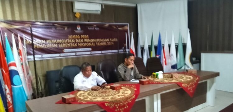 KPU Kabupaten Solok Gelar Jumpa Pers