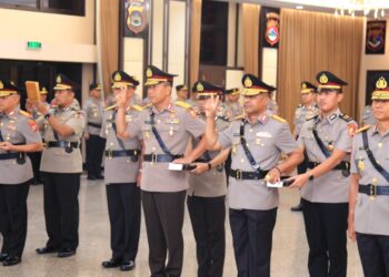 Kapolri Pimpin Serah Terima Jabatan 6 Pejabat Tinggi Polri