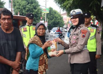 Dari Koin Seribu, Satlantas Polres Purbalingga Bisa Berbagi Sembako
