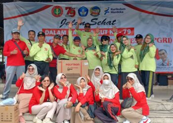 Ratusan Anggota PGRI Cabang Banyumas Ikuti Jalan Sehat Hari Guru