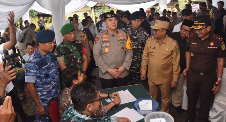 Danrem 031/WB Bersama Pj. Gubernur Dan Forkopimda Prov. Riau Tinjau TPS Pelaksanaan Pilkada Serentak