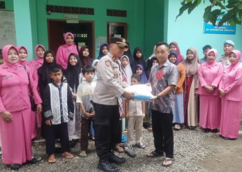 Peringati Hari Ibu, Polsek Kemangkon dan Bhayangkari Gelar Baksos di Panti Asuhan