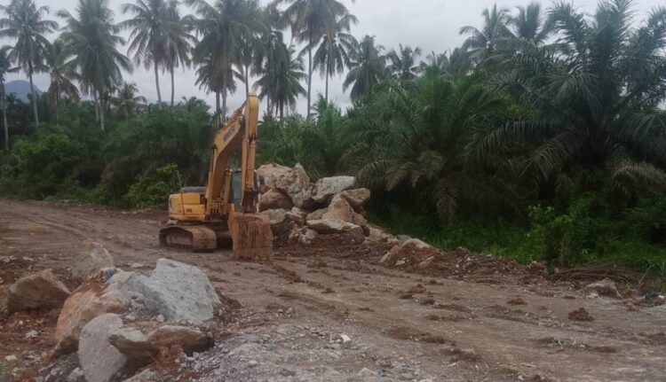 Kepala BWS V Bungkam, Soal Bahan Material Ilegal Yang Digunakan PT.Arafah Alam Sejahtera Untuk Pengerjaan Normalisasi Sungaidi Jalan Akses Bandara BIM – Sumbar