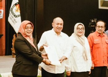 KPU Banyumas Tetapkan Sadewo-Lintarti Jadi Bupati dan Wakil Bupati Terpilih