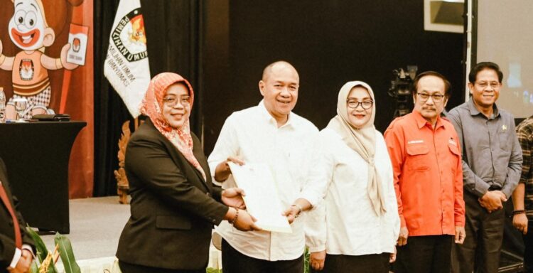 KPU Banyumas Tetapkan Sadewo-Lintarti Jadi Bupati dan Wakil Bupati Terpilih