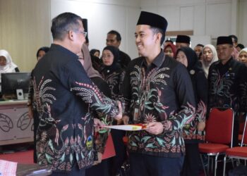 29 Pejabat Fungsional Bidang PUPR dan Penata Perijinan Dilantik