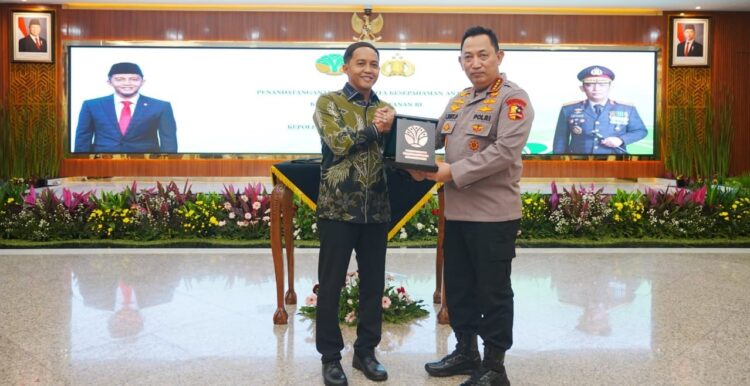 Polri-Kemenhut Tandatangani MoU, Komitmen Jaga Hutan Indonesia dengan Penegakan Hukum
